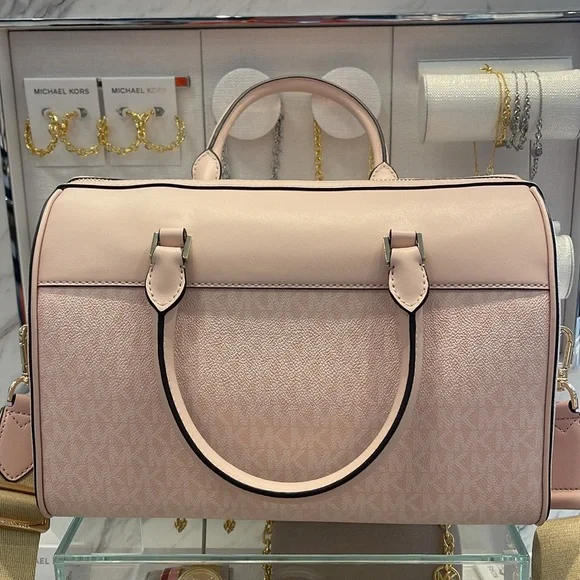 Michael Kors med Duffle Satchel Crossbody Bag Travel
Light Powder Blush 
NWT - Picture 8 of 16